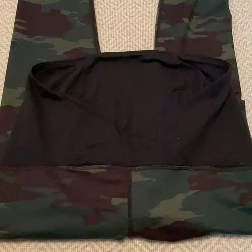 Isabel and Ingrid Maternity Camo Active Legging Gray Size undefined