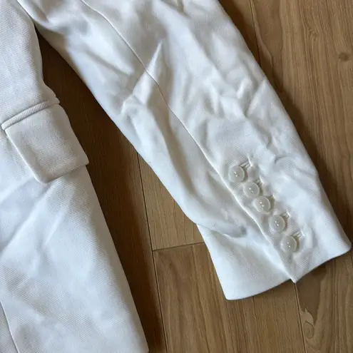 MINT IVPRY DOUBLE BREASTED BLAZER White Size 2