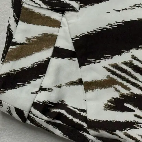 Chicos So Slimming Crop Pant Size 0.5 / 6 Graphic Animal Print Brown