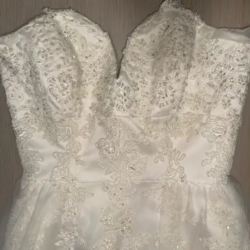 Maggie Sottero Off The Shoulder Beaded Wedding Gown with Lavender Train White Size XS