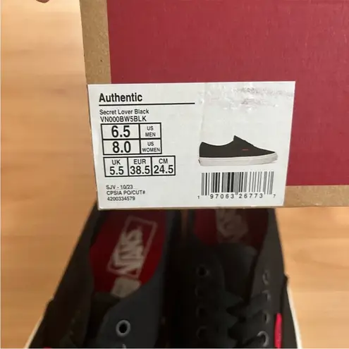 Vans  AUTHENTIC SECRET LOVER
SNEAKER Women 8.0 US Mens 6.5 US