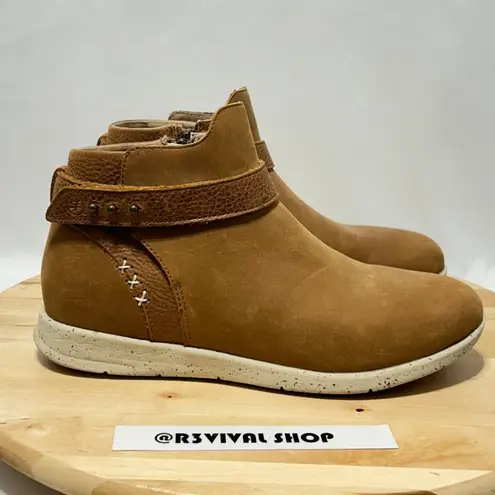 SuperFeet Women's Ash Tan Zip Ankle Bootie Slip Resistant