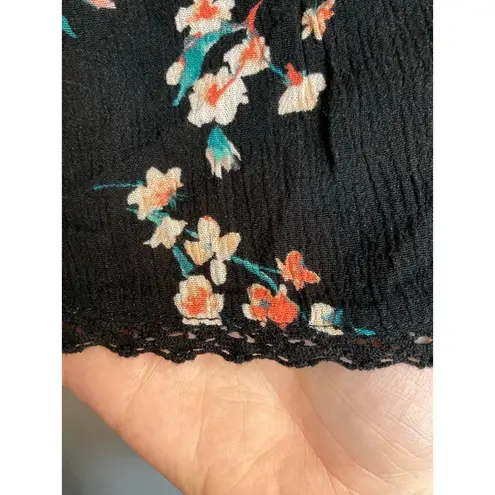 Mason & Belle black floral crinkle blouse Size M