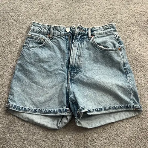 ZARA  US size 8 shorts light wash