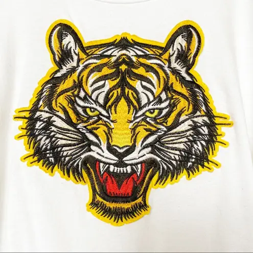 Emma & Sam LF Stores Tiger Patch Graphic Tee Size Small