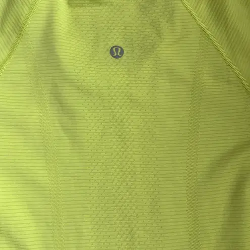 Lululemon Swiftly Tech short sleeve 2.0 size 2