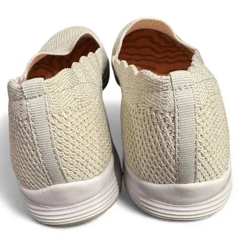 Skechers  Womens Seager Stat Beige Air Cooled Memory Foam Slip On Shoes Size 9.5