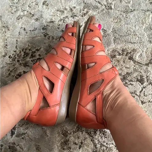 Earth Origins Cute leather sandals for WIDER feet ๐บ