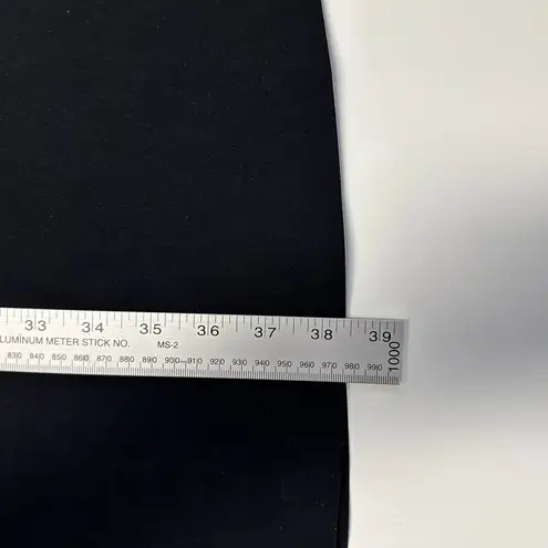 COURTENAY Black Button