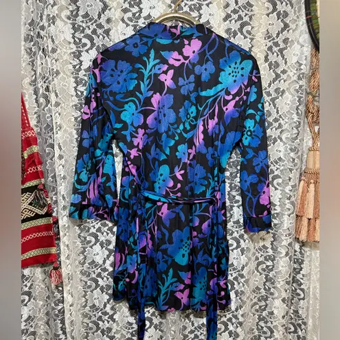 Vintage perfection fit by Roxanne Floral Wrap Blouse beach cover up medium / sm Black