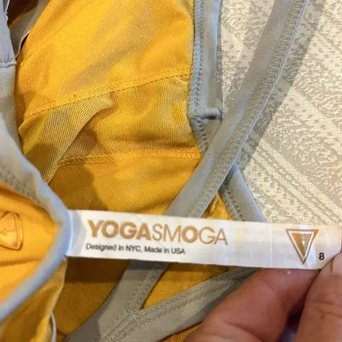 Yogasmoga Women’s Deep Yellow & Grey Strappy Built in Bra Workout Tank Top Size 8