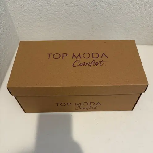 Top Moda Comfort Luca White Sandals Double Strap Slide Sandals Gold Buckles 9