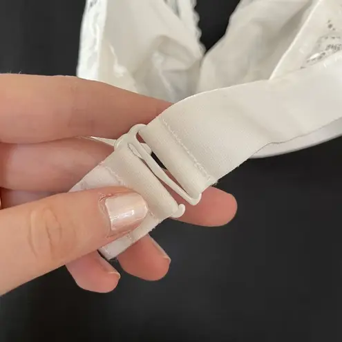 White lace halter top bra lingerie partly lined women's size XXS casual comfort