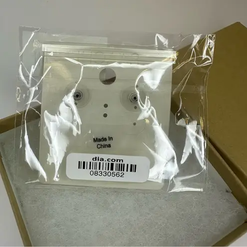 Saachi Matte Silver and Black Glass Earrings