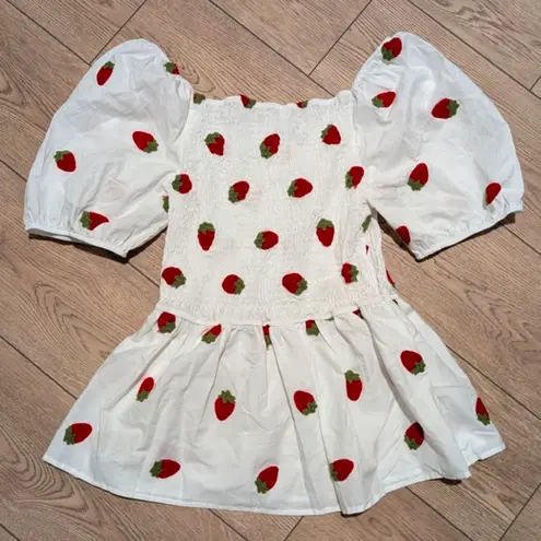 🆕 Hippie Nomad Plus 3X Strawberry Embroidered Peplum Smocked Babydoll Top Shirt White