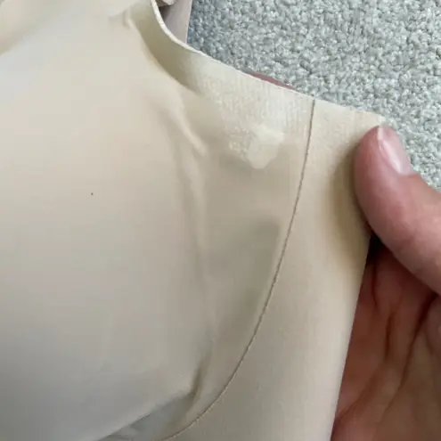 Evelyn & Bobbie Evelyn Bra Comfort Seamless V Neck Wireless Nude Size Large Tan