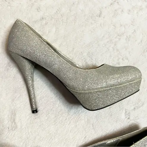 Sizzle by Coloriffics Silver Glitter High Heel Platform Pumps Size 9.5