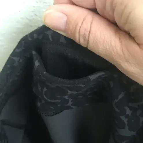 Lucy camo print cropped leggings S Black