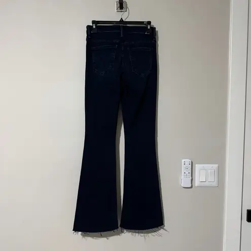 MOTHER The Weekender Fray Jeans in Chip On My Shoulder Wash Size 26 Blue