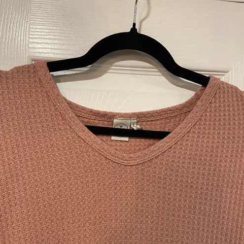 Paper Crane  Size S Pink Waffle Knit V Neck Short Sleeve Ruffle Hem Peplum Top