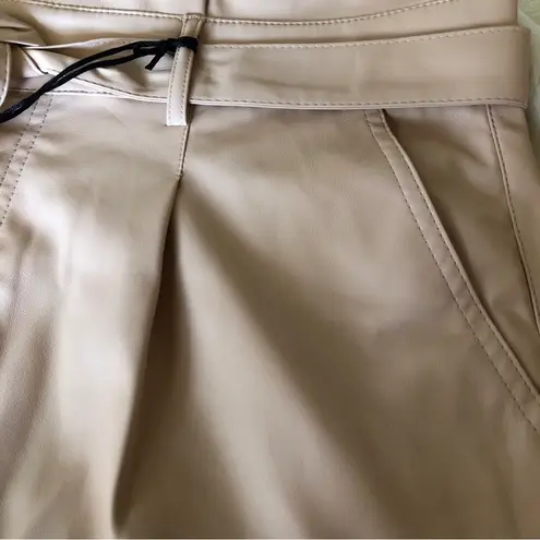 Sofia Vergara Faux Leather Shorts High Rise Size 16 Womens Beige New