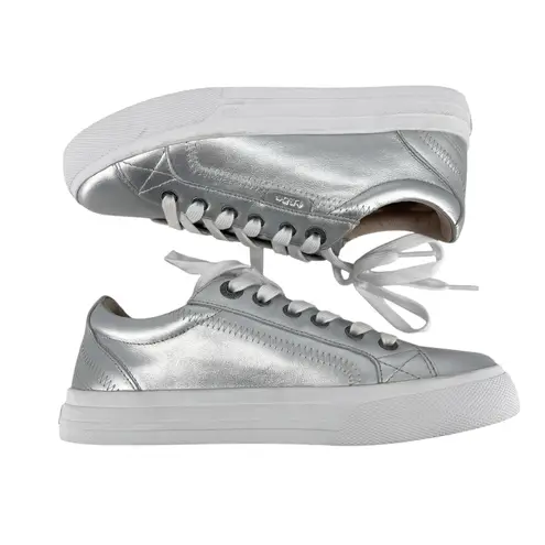 Taos Plim Soul Luxe Sneaker in Metallic Silver Size 6 Quiet Luxury Leather