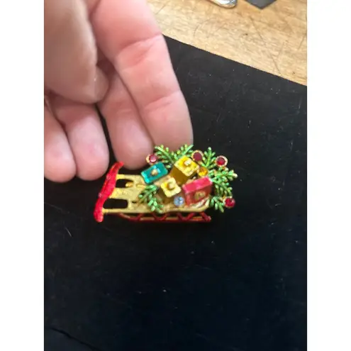 Vintage Christmas Brooches & Earrings Set Gold