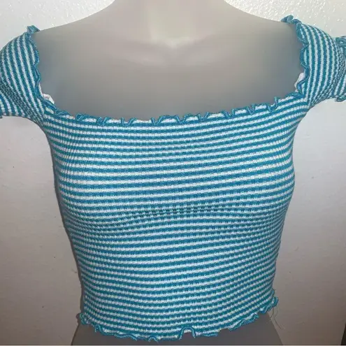 Debut off the shoulder crop top