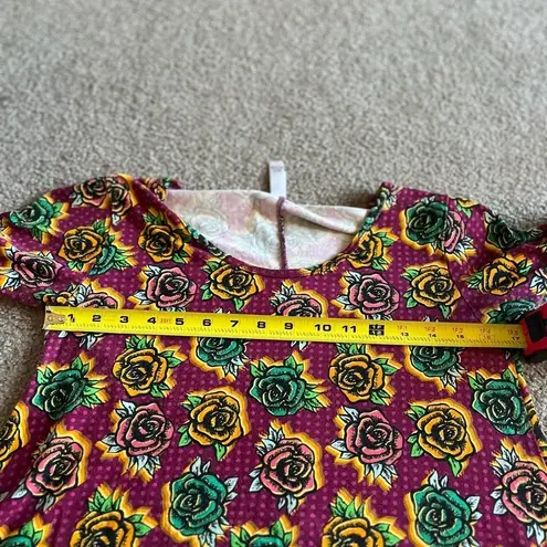 LuLaRoe 2/$12  Women’s Pink Yellow Green Rose Short Leave Stretch Top Size Small