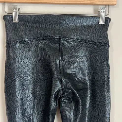 Spanx  Faux Leather Pebbled Textured Croc Leggings Size Small