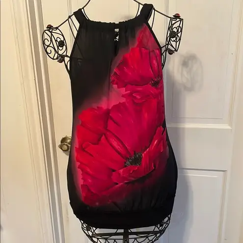 Studio Y 🥀🥀🥀3for12$🥀🥀🥀Floral Black and Red Women's Top