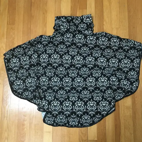 Alberto Makali Black & Cream Knit Poncho Sweater Size Medium