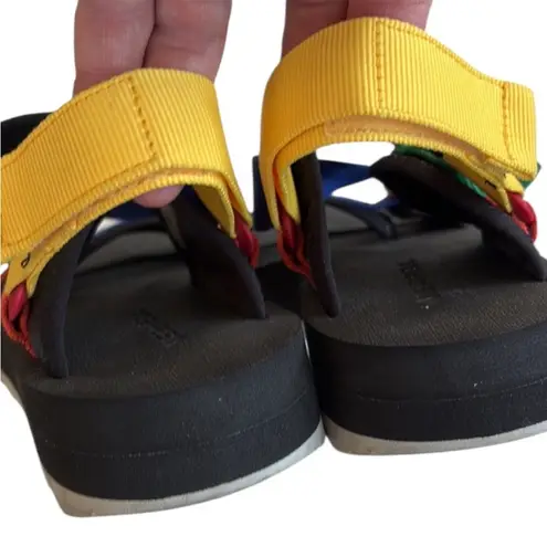 Merrell EUC  Alpine Strap Sandals Multicolor
Size 8