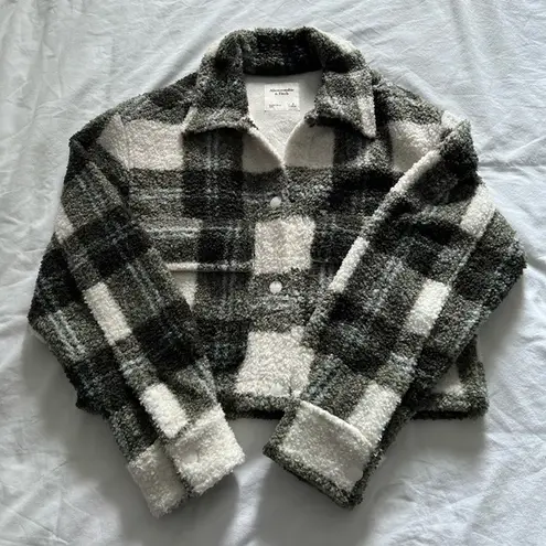 Abercrombie & Fitch  Cropped Sherpa Shirt Jacket