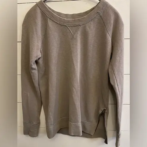 J.Crew  Women’s (see pics for measurements) Greige Long Sleeve Side Zip Pullover‎