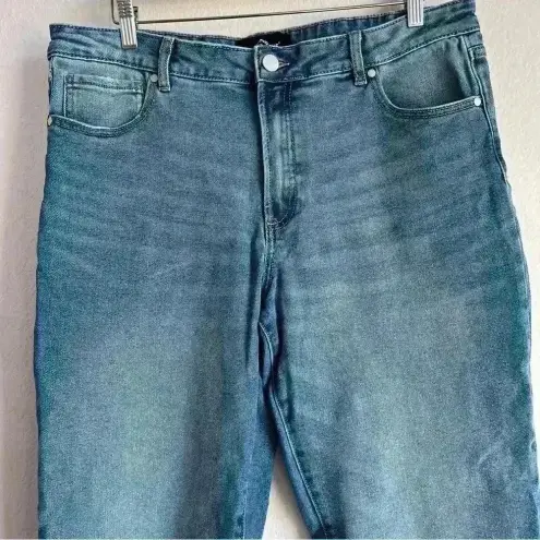 Jordache  Women’s High‎ Rise Straight Raw Hem Blue Cropped Jeans Size 16