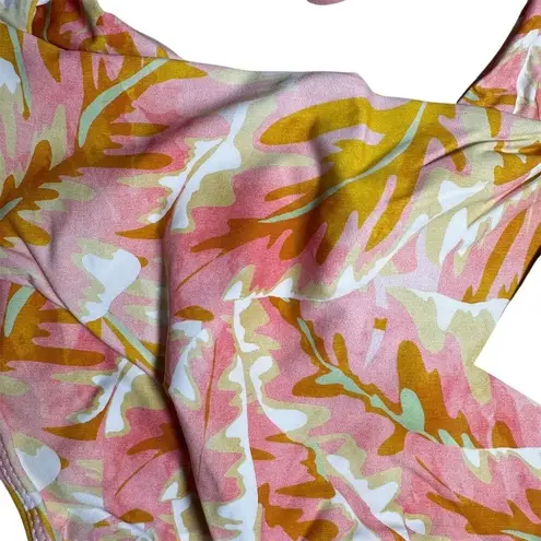 Stone Fox Swim NWT Women's Riva One Piece Swimsuit M Hot Tropix Print Multicolor