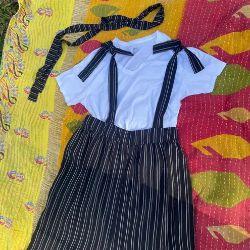 TALULAH black white striped high waisted wide leg suspender pants. Sz. L.