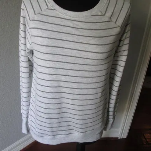 Danskin  Sweatshirt - Size Medium