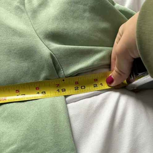 Under Armour  Womens Size Medium Mint Green Long Sleeve Fleece Loose Hoodie