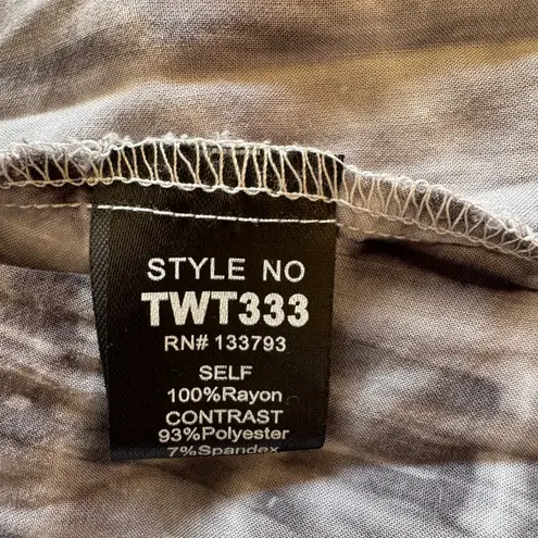 POL  Size Small Kimono Gray and White Open Front   Long