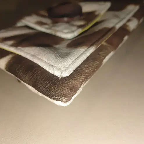 Silver Plum Cowhide Print Crossbody Purse Brown Beige Button Accent Zip Closure White