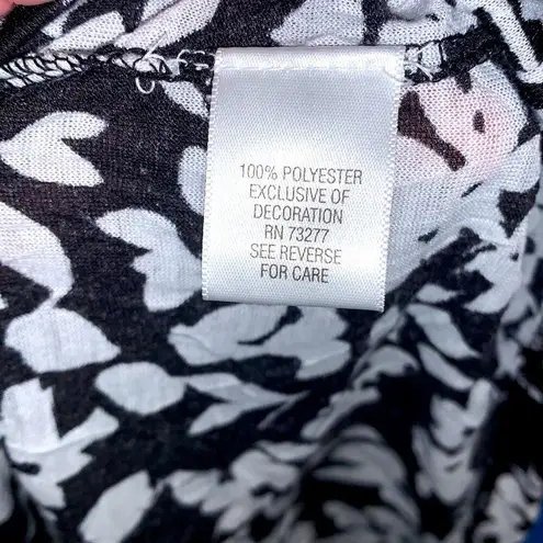 Elle Black White Floral Must Have Crinkle Short Sleeve Tee Sz Large NWT