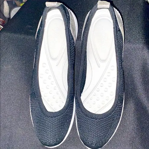 Easy Spirit EASY SPIRT Women's SIZE 9.5Black silver accent Slip-On Shoes. Comfort shoe GUC