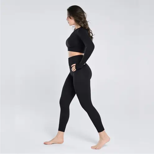 Cosmolle AirWear Long Sleeve Top NWT Athletic Crop Shirt Large Black Thumbholes