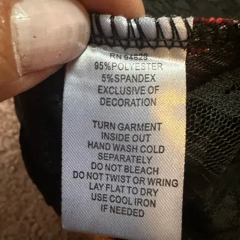 NWT Harlow & Rose Medium embroidered lace top sheer flowers Black