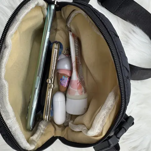 Women’s Black Puffer Crossbody Quilted Bag