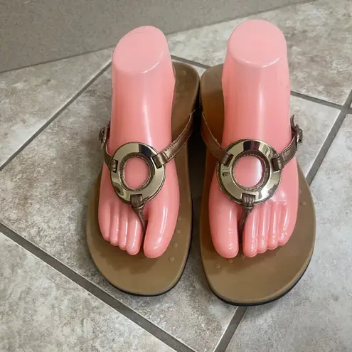 Vionic Orthoheel Bronze Metallic Circle Accent Buckle Thong Sandals Size 10