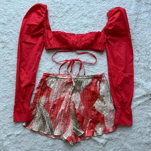White Fox Red Opposite Sides Crop Top Size Small