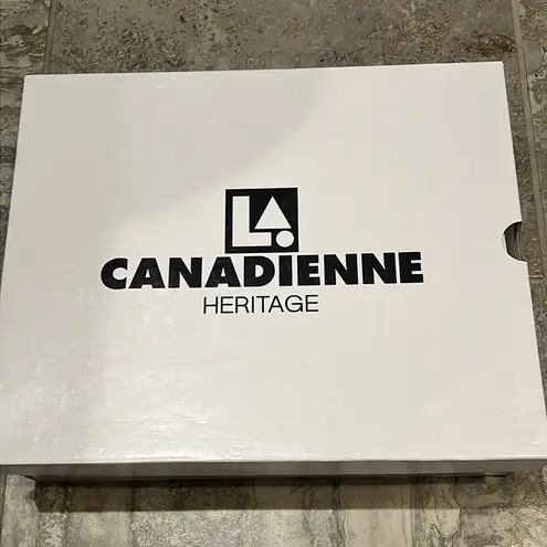 La Canadienne Holt Dress Booties in Black, NWT, Size 8 Black